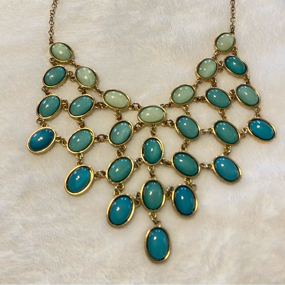 Bib Necklace - Picture 6 of 8